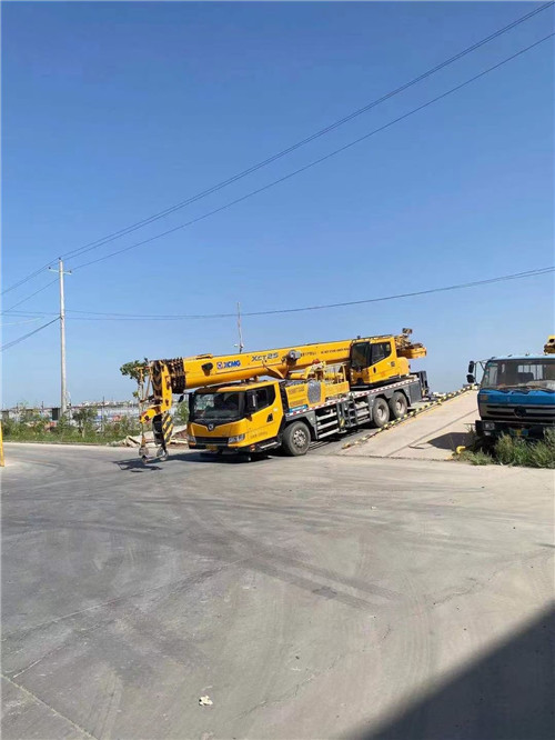 诸城市吊车作业时，可能会产生哪些额外收费项目？