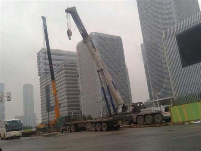 诸城市“自动找平”—— 吊车的 “平地神器” 技术